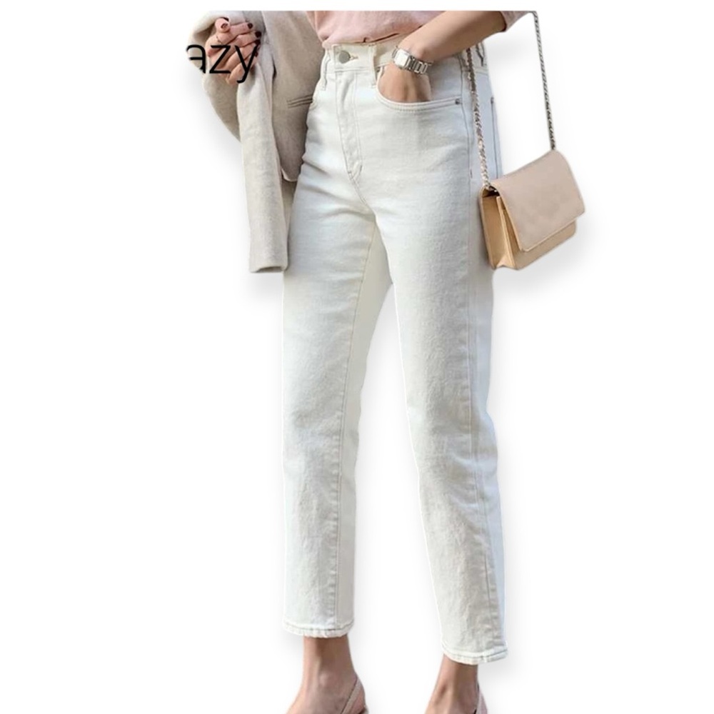Straight Leg High-Rise Ecru Cropped Jeans